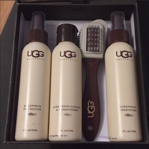 UGG sheepskin care kit. New in box